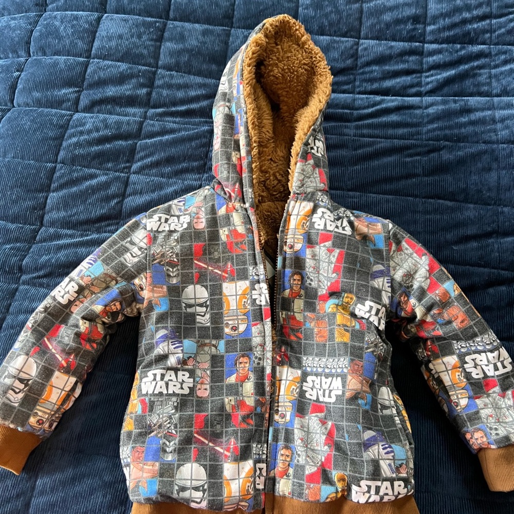 Chewbacca zip up hoodie. Reversible Star Wars hoodie - Picture 4 of 4